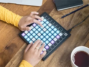 میدی کنترلر نویشن مدل Launchpad Mini MK3