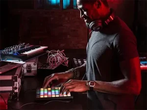 لانچ پد میدی کنترلر Novation Launchpad X