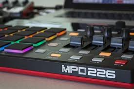 میدی کنترلر آکایی مدل MPD226